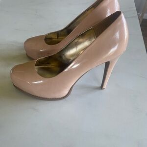 Simply Vera Vera Wang Nude Heels